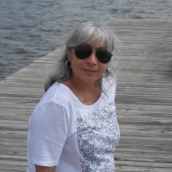 Profile Picture of Lorraine Gavagan (@coach2526) on Poshmark