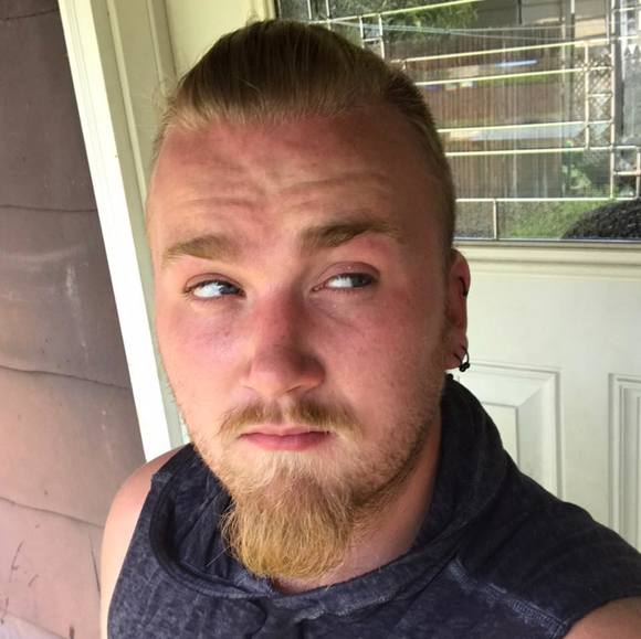 Profile Picture of Ken James (@kenjames28) on Poshmark