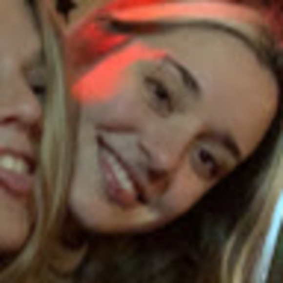 Profile Picture of Paula Andrada (@paulaandrada) on Poshmark