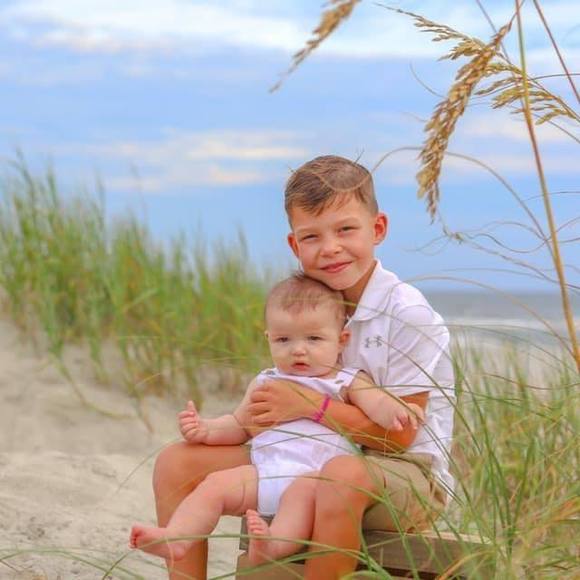 Profile Picture of Haley Ammons (@ammons1) on Poshmark