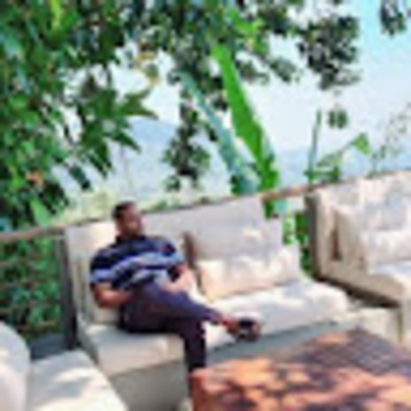 Profile Picture of Garuka Punchihewa (@garukap) on Poshmark