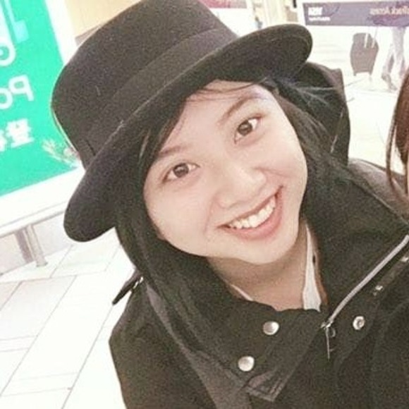 Profile Picture of Megan Witterick (@witters_m) on Poshmark