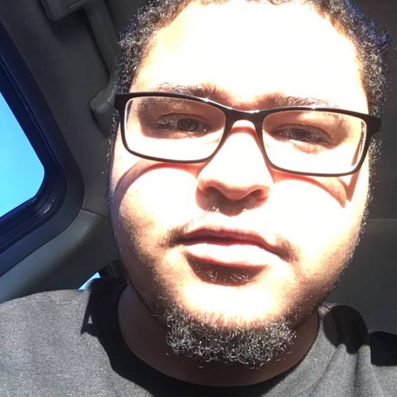 Profile Picture of Kevin Milliken (@kevinmilliken) on Poshmark