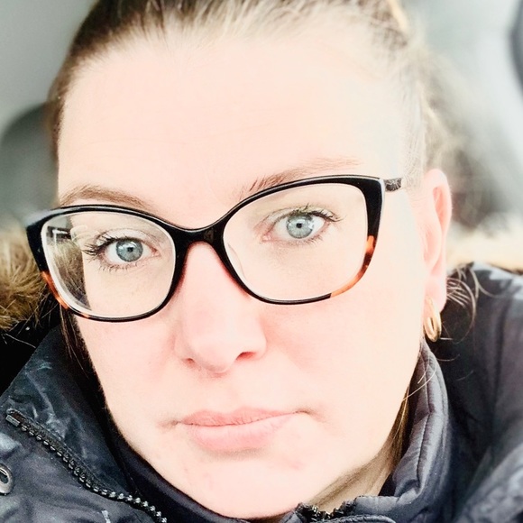 Profile Picture of Melissa Batko (@meliie78) on Poshmark