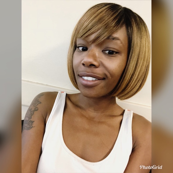 Profile Picture of Simone Lambert (@simonel2006) on Poshmark