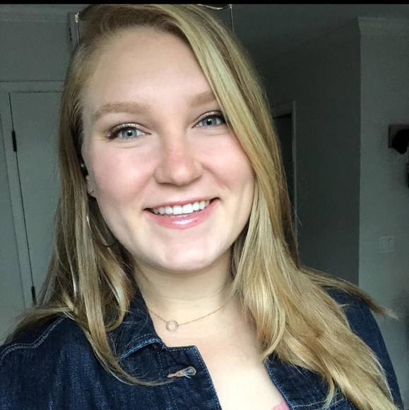 Mali Swensen-tehaney - Poshmark Profile Picture of Mali Swensen-tehaney (@mtehaney) on Poshmark