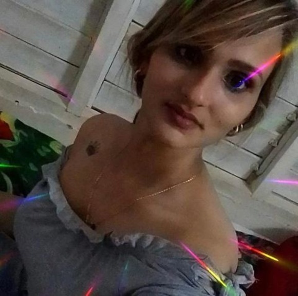 Profile Picture of Larileisy Calzadilla (@larileisyc) on Poshmark