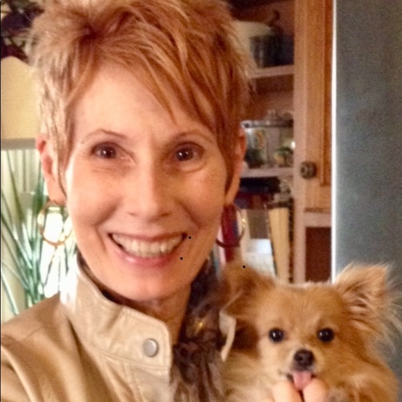 Holly Binderup - Poshmark Profile Picture of Holly Binderup (@purplelinen) on Poshmark