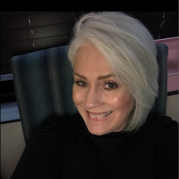 Profile Picture of Michelle Hackney (@michellehackney) on Poshmark
