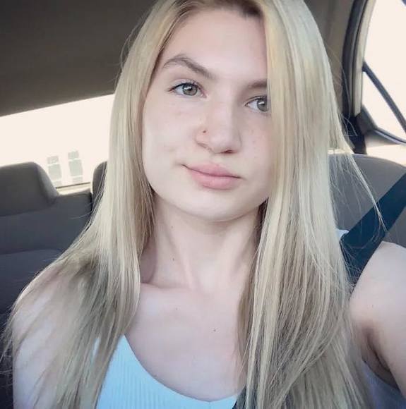 Profile Picture of Lilith Wynne (@lilithwynne) on Poshmark