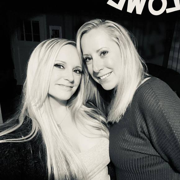 Profile Picture of Amber Solverson (@amberm1336) on Poshmark