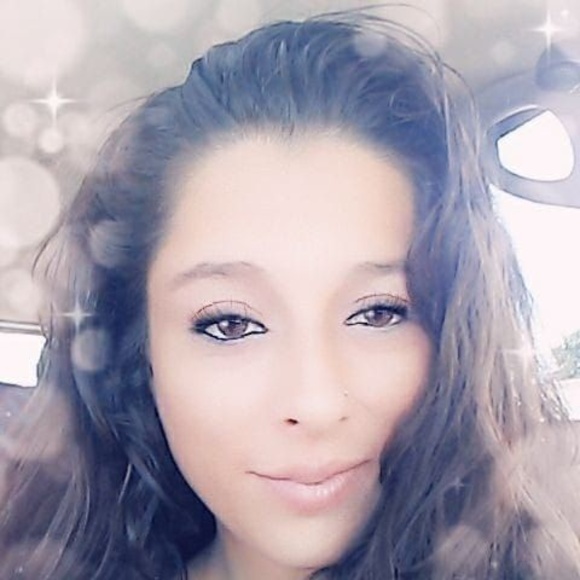 Profile Picture of Krystal Lopez (@krystallopez532) on Poshmark