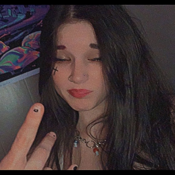 Profile Picture of Briana Tussey (@brianatussey02) on Poshmark