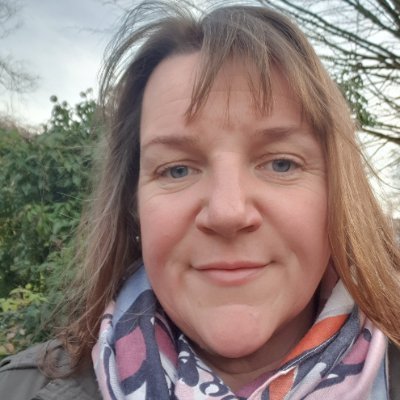 Profile Picture of Rachel Davis (@RTisSocial) on Twitter