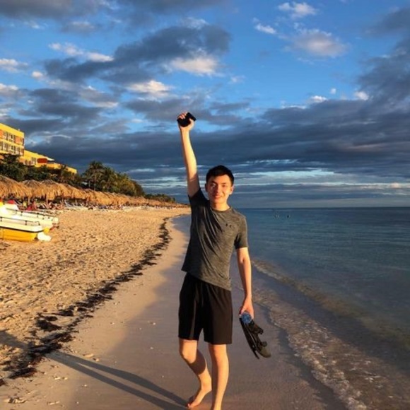 Profile Picture of Zhihao Qiu (@jqiu1009) on Poshmark