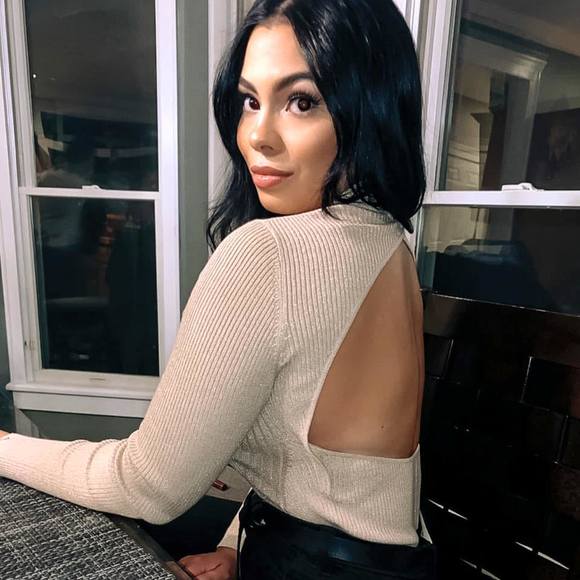 Profile Picture of Krystal Singh (@krystalsingh_) on Poshmark