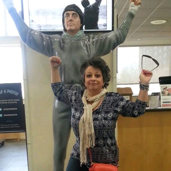 Profile Picture of Elizabeth Caroselli (@izzynj) on Poshmark