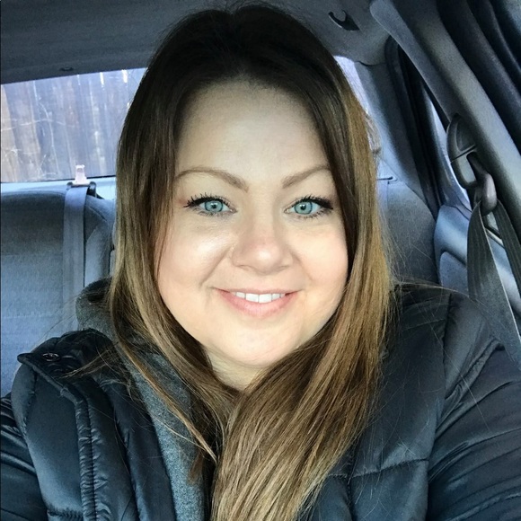 Profile Picture of Amber Talbott (@kaiah100316) on Poshmark