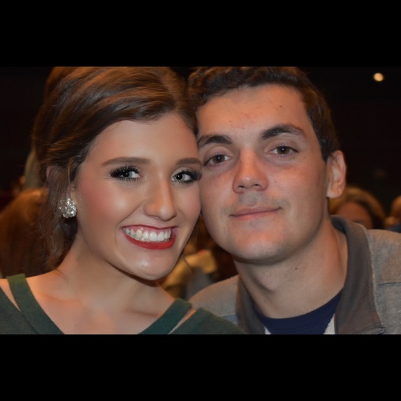 Profile Picture of Karsyn Ulmer (@k_ulmer00) on Poshmark
