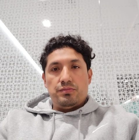 Profile Picture of Omar Hidalgo (@luchenzo) on Poshmark