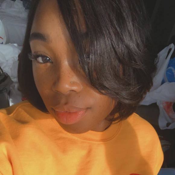 Profile Picture of Tomiqua Triplett (@toniq15) on Poshmark