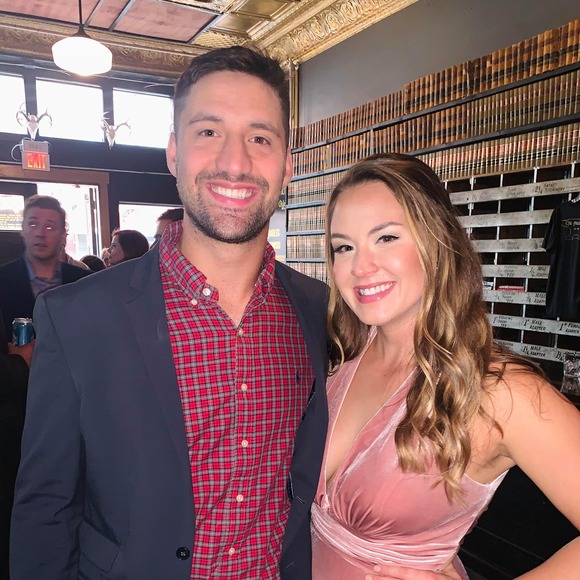 Profile Picture of Anne Larson (@annelularson) on Poshmark