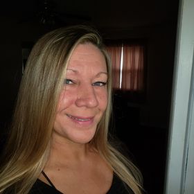 Profile Picture of Melanie Skoklo (@melanietyree) on Pinterest