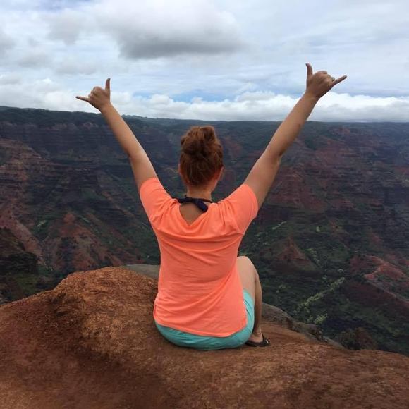 Profile Picture of Brooklyn Grossarth (@brookzbee) on Poshmark