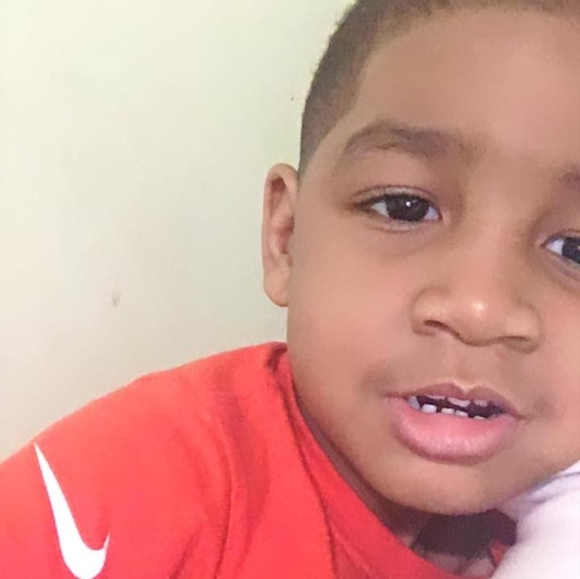 Profile Picture of Mario Lynk (@mariolynk) on Poshmark