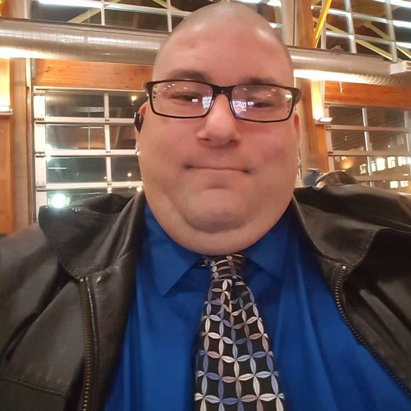 Profile Picture of Robert Zito (@bobbyzito) on Poshmark