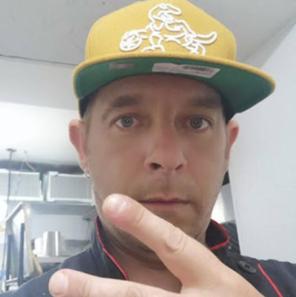 Profile Picture of Mark Deline (@chefmarkdeline) on Poshmark