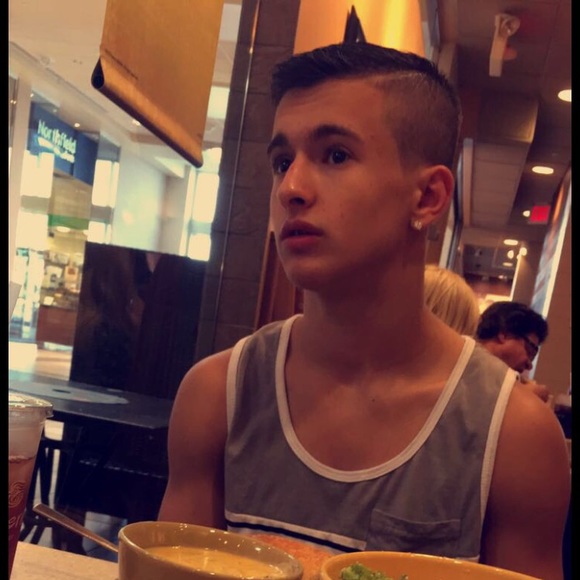 Profile Picture of Andrew Zuckerman (@bape_supreme12) on Poshmark