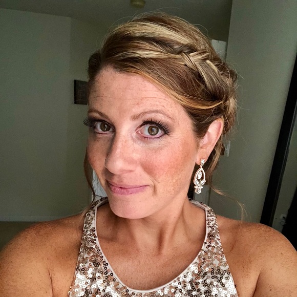 Profile Picture of Chrissanne Hansbury (@chrissanne106) on Poshmark