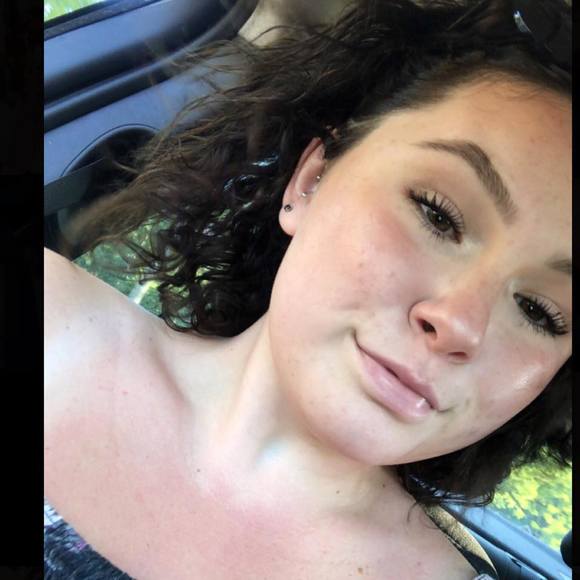 Profile Picture of Maggie Rendina (@maggie_rendina) on Poshmark