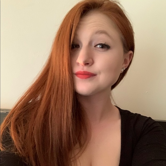 Profile Picture of Kristen Giles (@kgiles32) on Poshmark