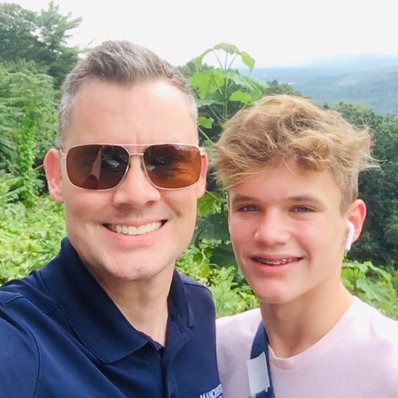 Profile Picture of Josh Estes (@joshmestes) on Poshmark