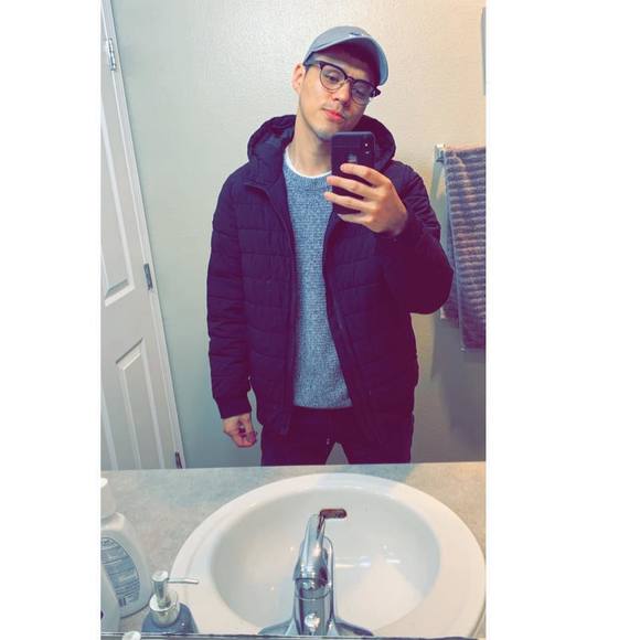 Profile Picture of Mark Klinefelter (@markkline) on Poshmark