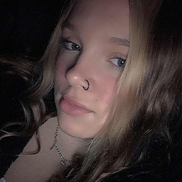 Profile Picture of Brittany Swift (@slms69) on Poshmark