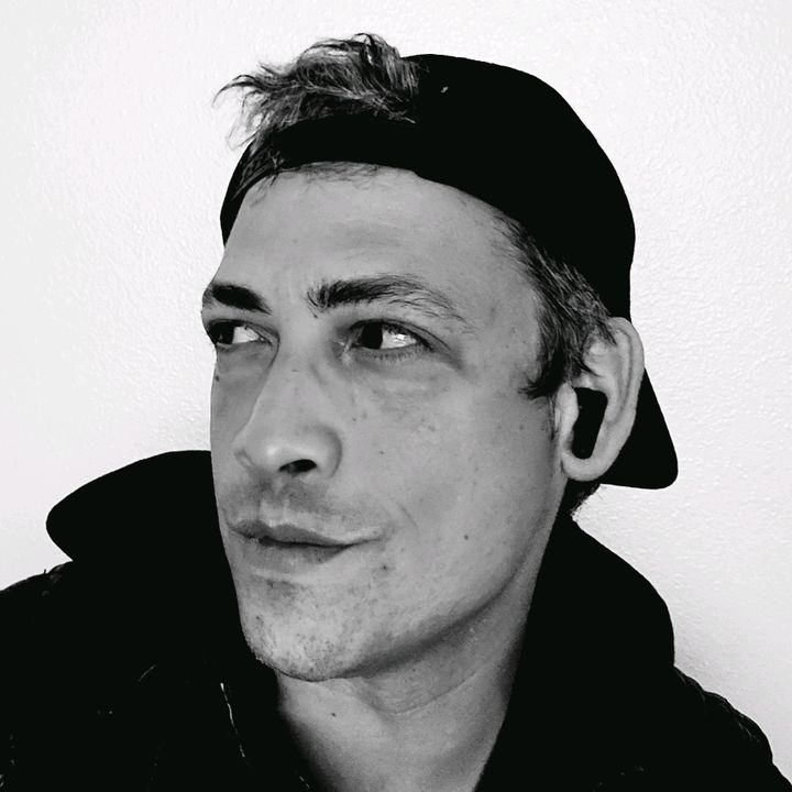 Profile Picture of Jonathan (@jonshoots) on Tiktok