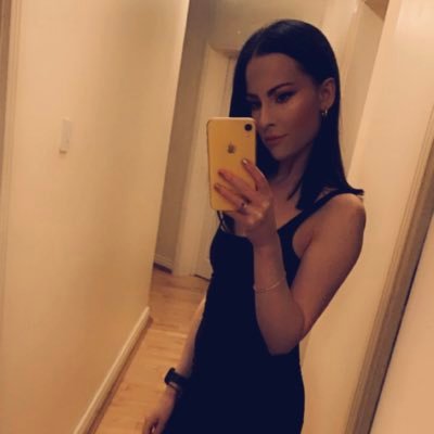 Profile Picture of Clare McIntosh (@ClareMcIntosh12) on Twitter