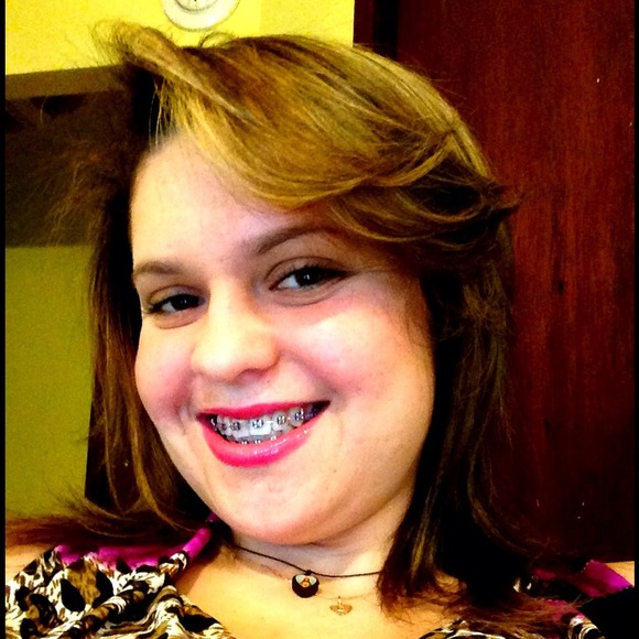 Profile Picture of Chayane Perpetuo (@chayaneips) on Poshmark