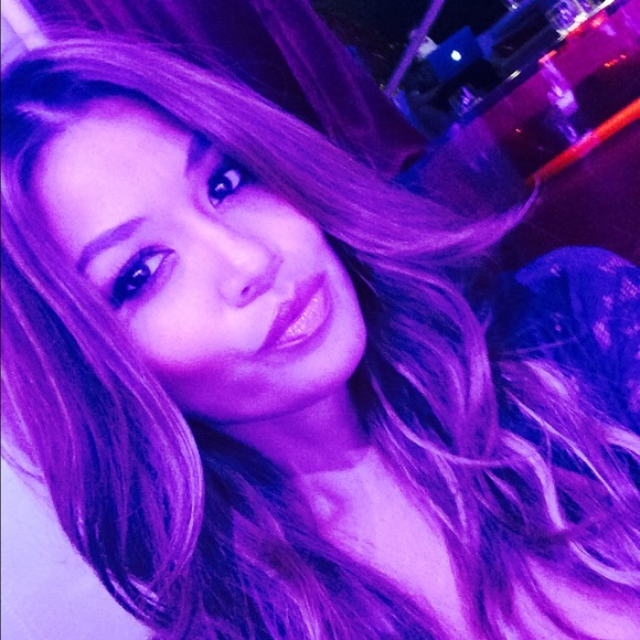 Profile Picture of Charmane Star (@charmanestar) on Poshmark