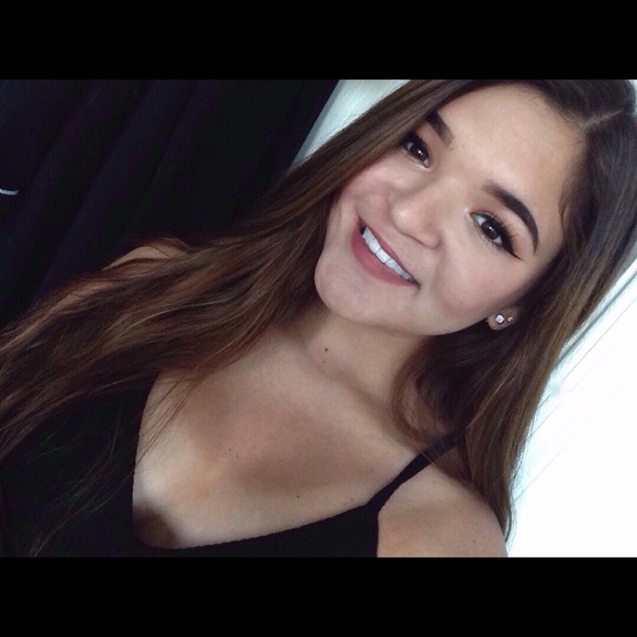 Profile Picture of Briana Hidalgo (@brihidalgo2297) on Poshmark