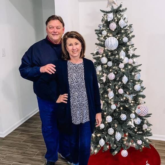 Profile Picture of Kari Bankes (@klbankes) on Poshmark