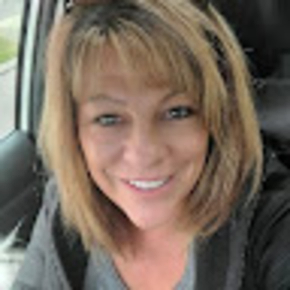 Profile Picture of Melissa Zigman (@asmmh2110) on Poshmark