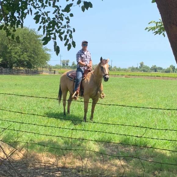 Profile Picture of Blare Burkholder (@blareburkholder) on Poshmark