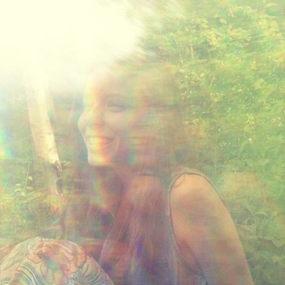 Profile Picture of Ashleigh Theroux (@therouxgirl) on Poshmark