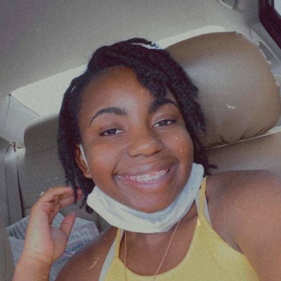 Profile Picture of Johnetta Stoudmire (@johnettastoud) on Poshmark