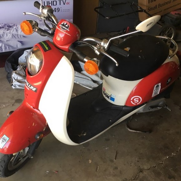 Profile Picture of Nicholas Gamboa (@erobs8679) on Poshmark