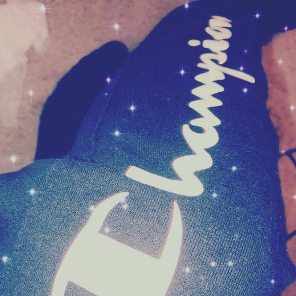 Profile Picture of Paul Felix (@paulfelix12) on Poshmark